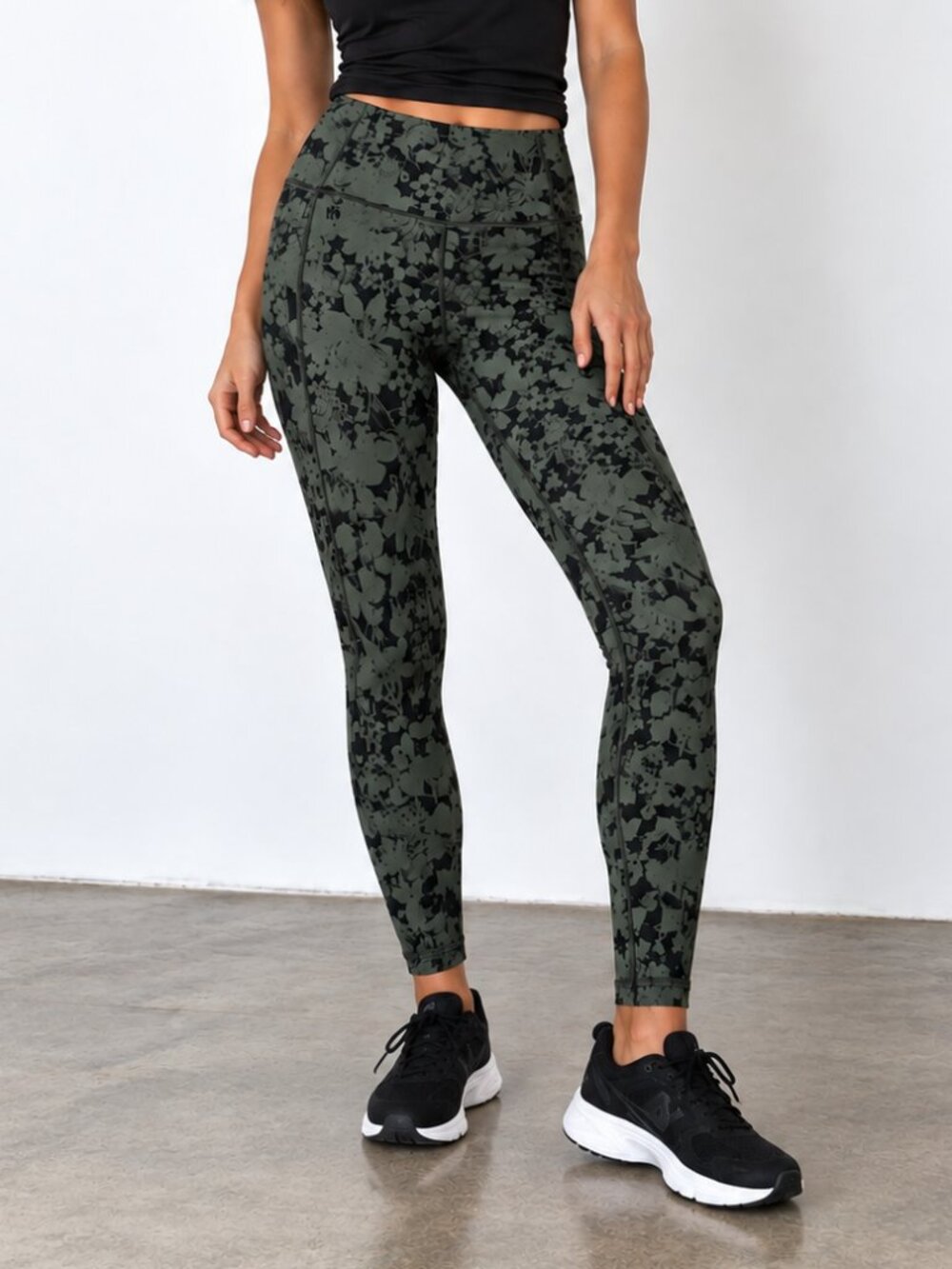 LULULEMON In Movement Tight 25 Everlux Efflorescent Barrack Green Black Floral 4
